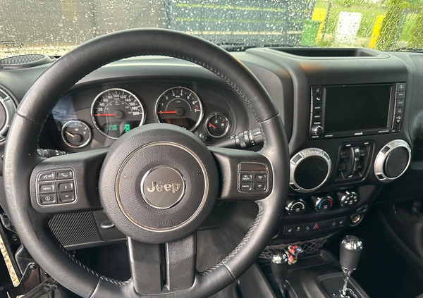 Jeep Wrangler cena 129900 przebieg: 82000, rok produkcji 2015 z Drzewica małe 742